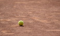 纳达尔回归赛场，败北首场状态亮眼，篮网观众沸腾！