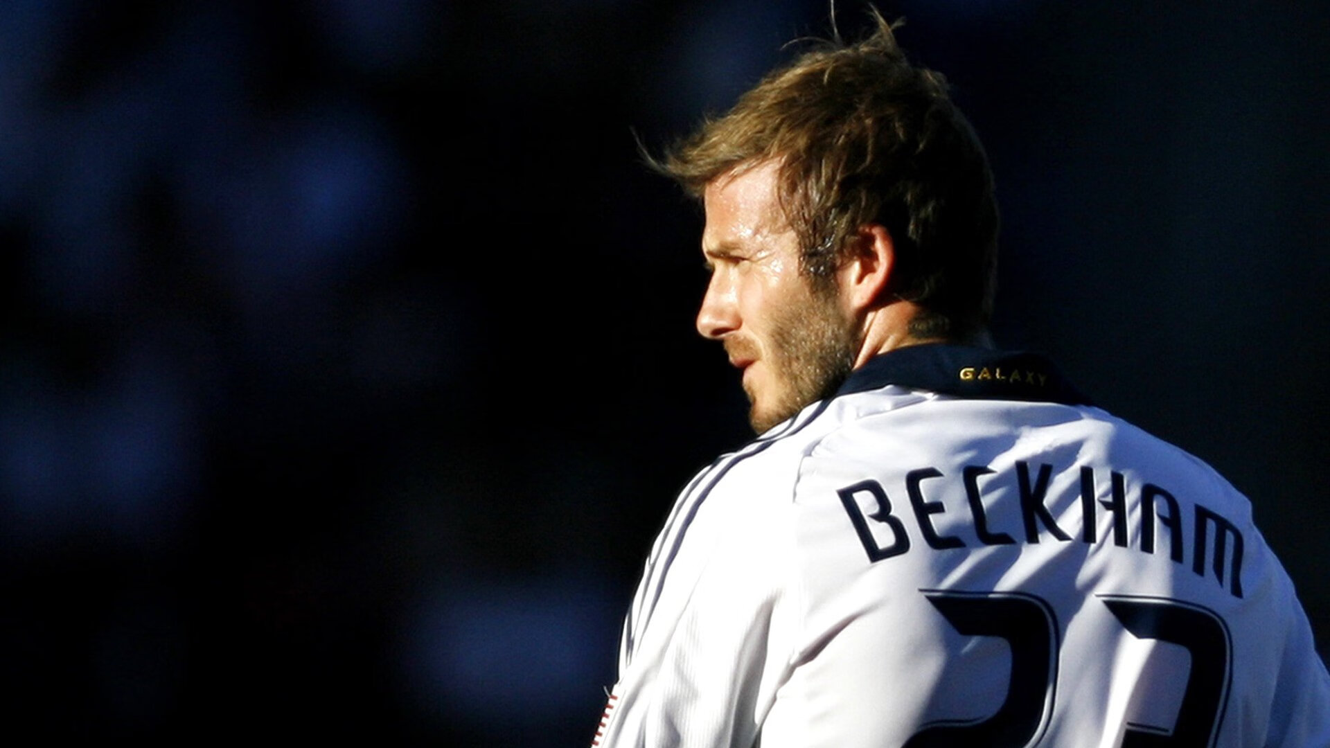 亚冠最新形势：莱比锡高居榜首，本菲卡强势追赶，冠军归属成迷